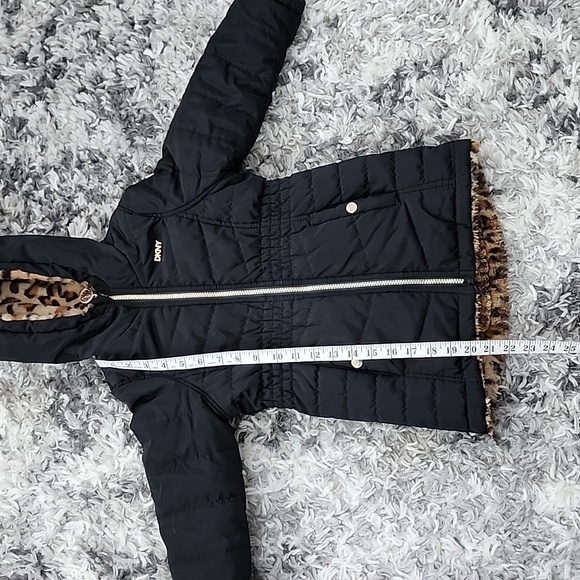 DKNY GIRLS BLACK WINTER JACKET, SIZE 5/6 DOUBLE SIDE, PRE-OWNED, ZIPPER, POCKETS - Picture 10 of 14